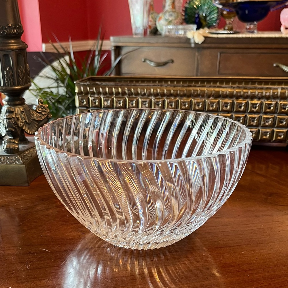 Towle Stunning 9”x 5” Swirl Crystal Bowl signed, for Salad/Fruit Lead Crystal